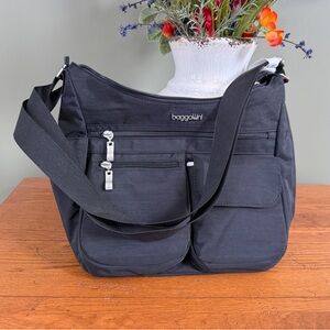 New Baggallini Everywhere Bagg with RFID Black Crossbody Bag w/ Pouch NWT